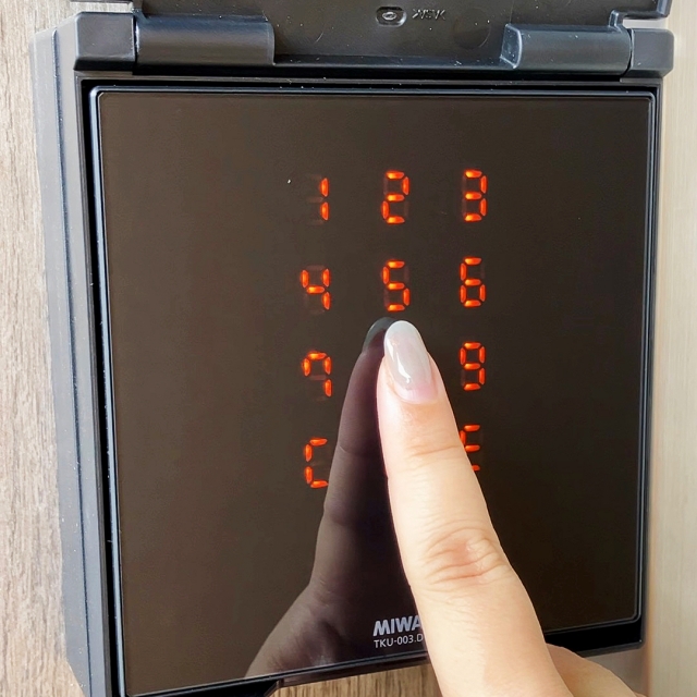 ①テンキーロック